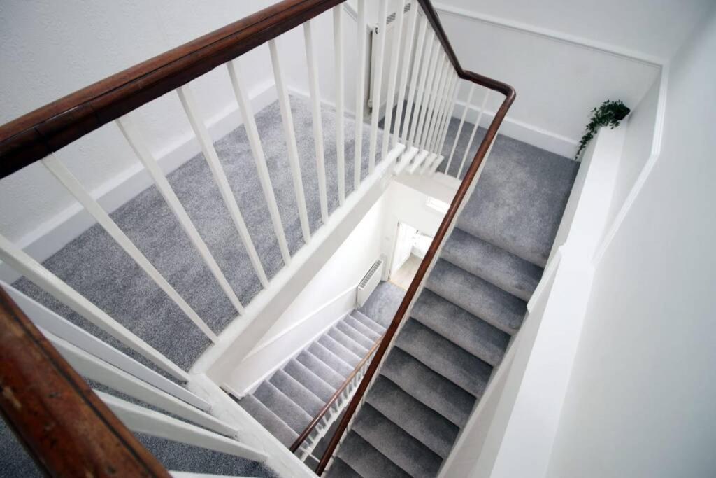 Spacious Georgian 3Bedroom Apartment- 10 Minute Walk To The River Avon, Roman Baths And Bath Abbey Бат Экстерьер фото