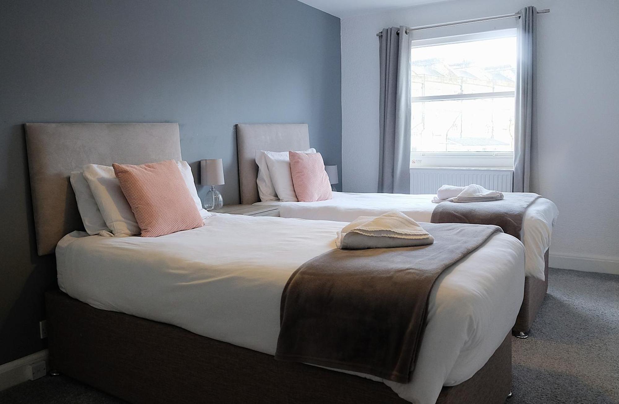 Spacious Georgian 3Bedroom Apartment- 10 Minute Walk To The River Avon, Roman Baths And Bath Abbey Бат Экстерьер фото