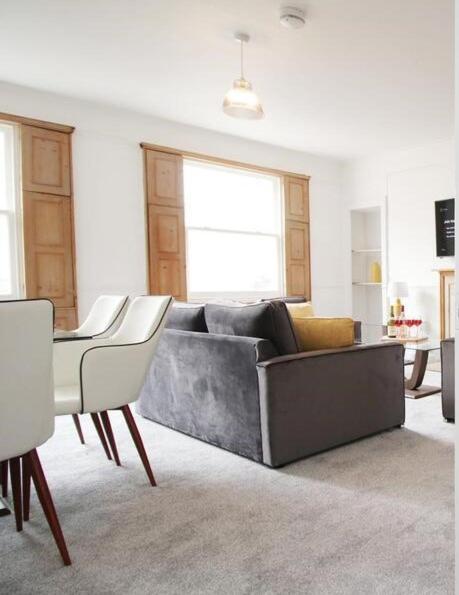 Spacious Georgian 3Bedroom Apartment- 10 Minute Walk To The River Avon, Roman Baths And Bath Abbey Бат Экстерьер фото